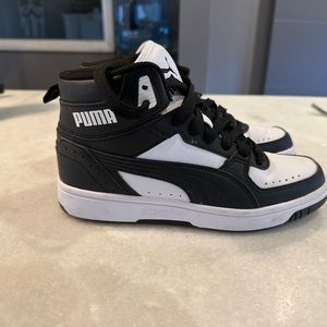 Puma high tops size 4(kids)
